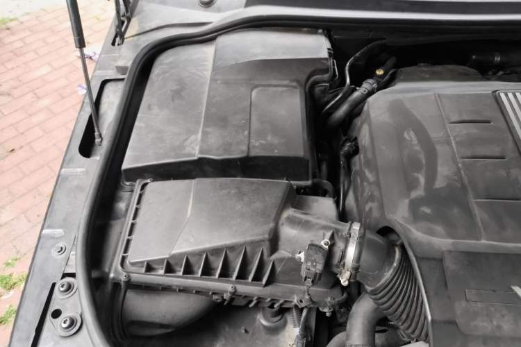 Used Land Rover Range Sport 2012 5.0 SC V8 HSE Engine Bay Right