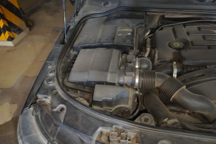 Used Land Rover Range Sport 2012 3.0 TDV6 HSE Diesel Edition Engine Bay Right