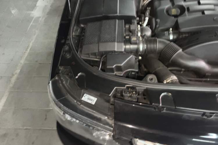 Used Land Rover Range Sport 2012 3.0 TDV6 HSE Diesel Edition Engine Bay Right