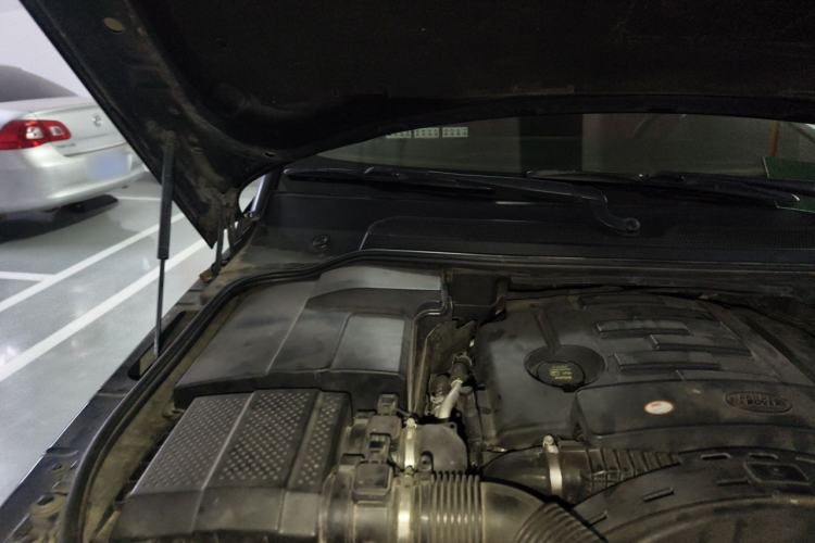 Used Land Rover Range Sport 2012 3.0 TDV6 HSE Diesel Edition Engine Bay Right