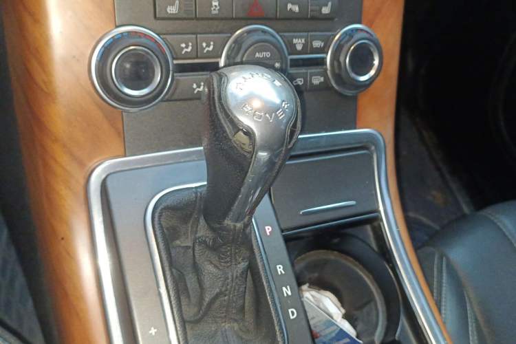 Used Land Rover Range Sport 2012 5.0 SC V8 HSE Gear Lever