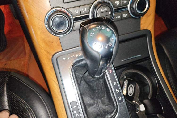 Used Land Rover Range Sport 2012 3.0 TDV6 HSE Diesel Edition Gear Lever