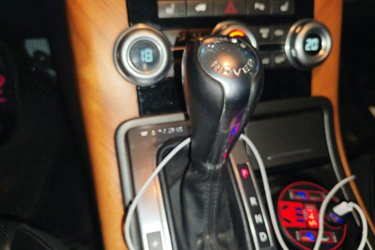 Used Land Rover Range Sport 2012 3.0 TDV6 HSE Diesel Edition Gear Lever