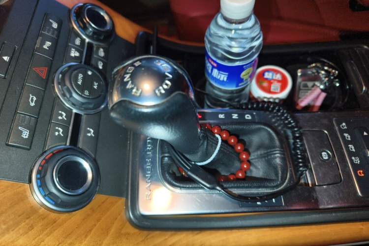 Used Land Rover Range Sport 2012 3.0 TDV6 HSE Diesel Edition Gear Lever