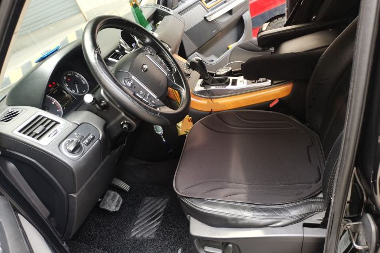 Used Land Rover Range Sport  Left Front Seat