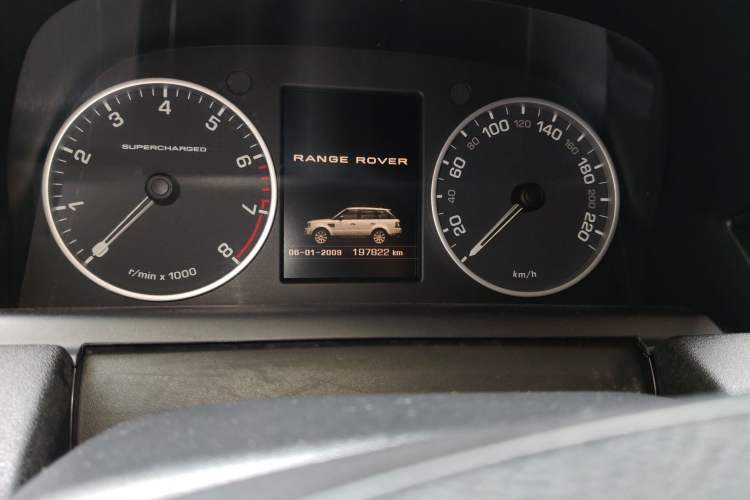 Used Land Rover Range Sport 2012 5.0 SC V8 HSE Odometer Close Up