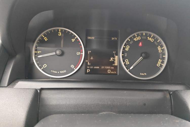 Used Land Rover Range Sport 2012 3.0 TDV6 HSE Diesel Edition Odometer Close Up