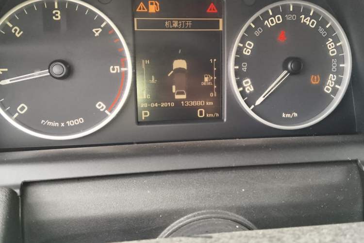 Used Land Rover Range Sport 2012 3.0 TDV6 HSE Diesel Edition Odometer Close Up