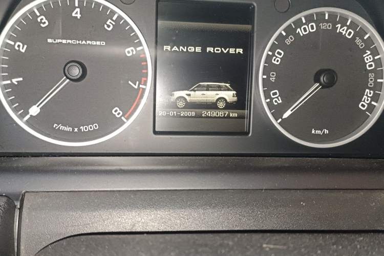 Used Land Rover Range Sport 2012 5.0 SC V8 HSE Odometer Close Up