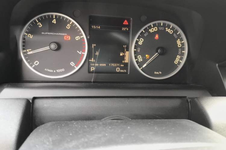 Used Land Rover Range Sport 2012 5.0 SC V8 HSE Odometer Close Up