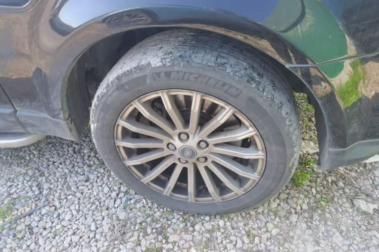 Used Land Rover Range Sport  Right Front Wheel Hub