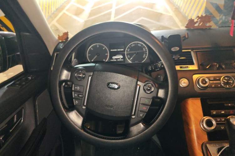 Used Land Rover Range Sport 2012 3.0 TDV6 HSE Diesel Edition Steering Wheel