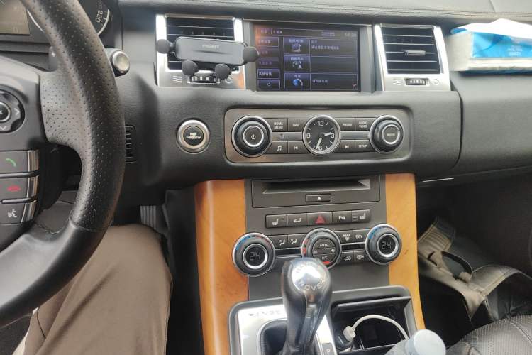 Used Land Rover Range Sport 2012 3.0 TDV6 HSE Diesel Edition Audio And AC Panel