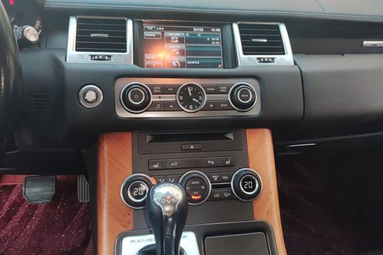 Used Land Rover Range Sport 2012 3.0 TDV6 HSE Diesel Edition Audio And AC Panel