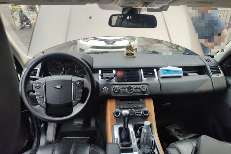 Used Land Rover Range Sport 2012 3.0 TDV6 HSE Diesel Edition Center Console