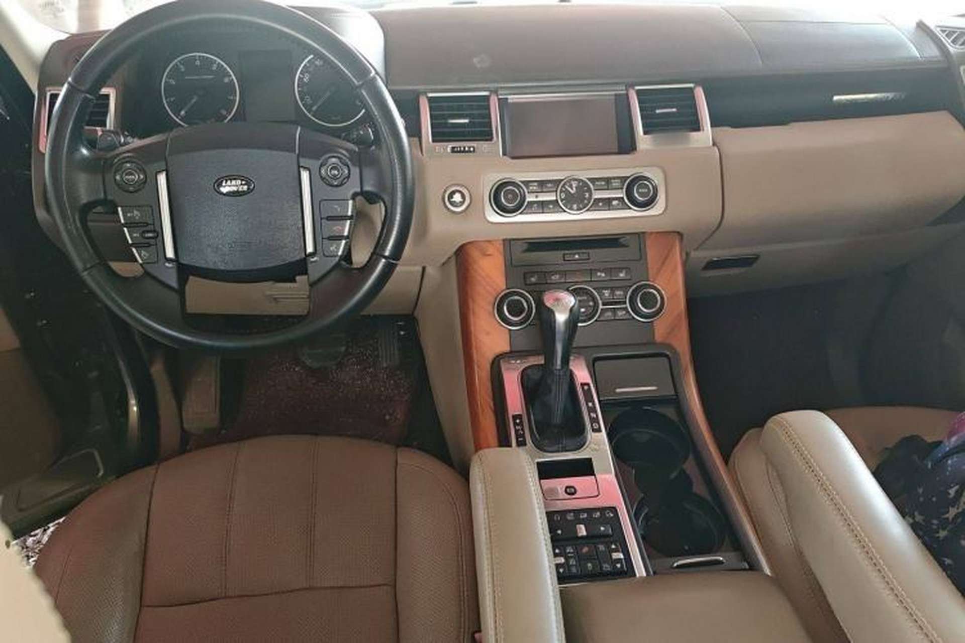 Used Land Rover Range Sport 2012 5.0 SC V8 HSE Center Console