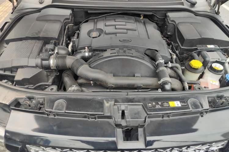 Used Land Rover Range Sport 2012 3.0 TDV6 HSE Diesel Edition Engine Bay