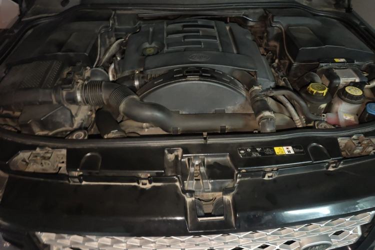 Used Land Rover Range Sport 2012 3.0 TDV6 HSE Diesel Edition Engine Bay