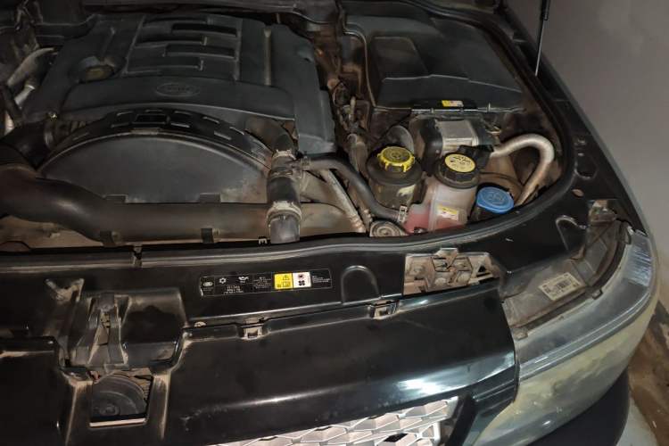 Used Land Rover Range Sport 2012 3.0 TDV6 HSE Diesel Edition Engine Bay Left