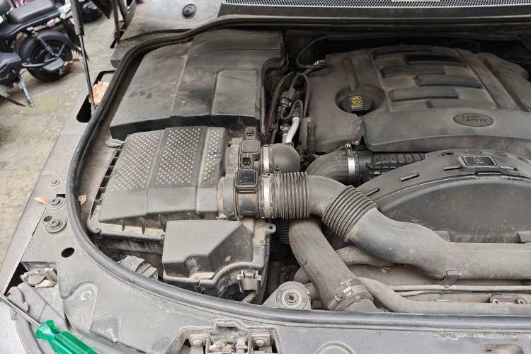 Used Land Rover Range Sport 2012 3.0 TDV6 HSE Diesel Edition Engine Bay Right