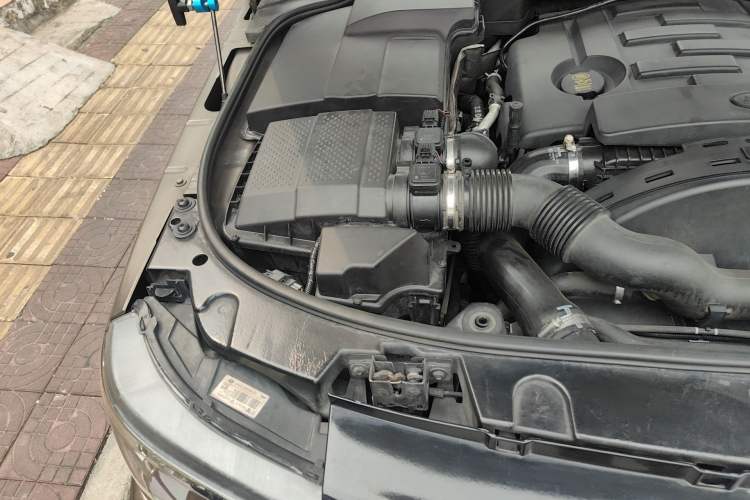 Used Land Rover Range Sport 2012 3.0 TDV6 HSE Diesel Edition Engine Bay Right