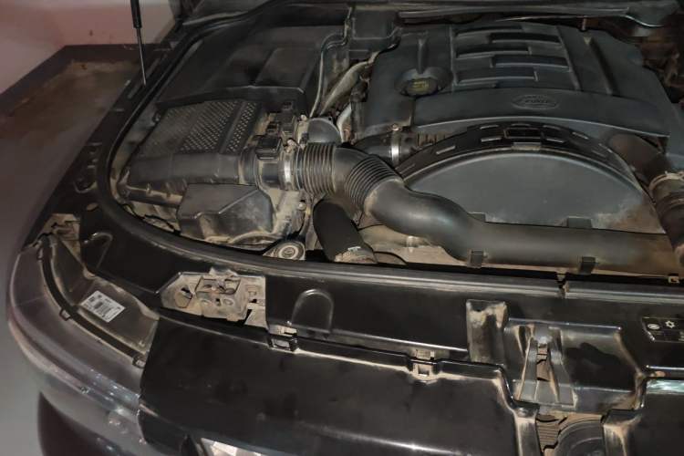 Used Land Rover Range Sport 2012 3.0 TDV6 HSE Diesel Edition Engine Bay Right