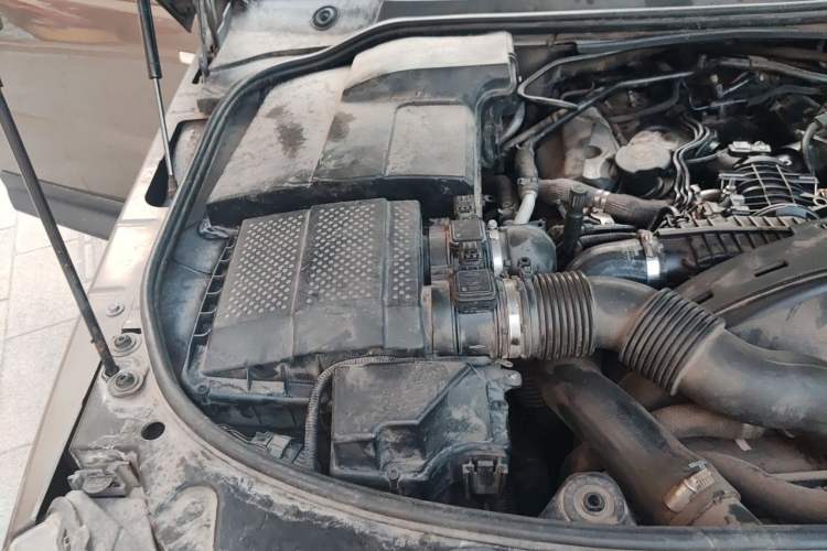 Used Land Rover Range Sport 2012 3.0 TDV6 HSE Diesel Edition Engine Bay Right