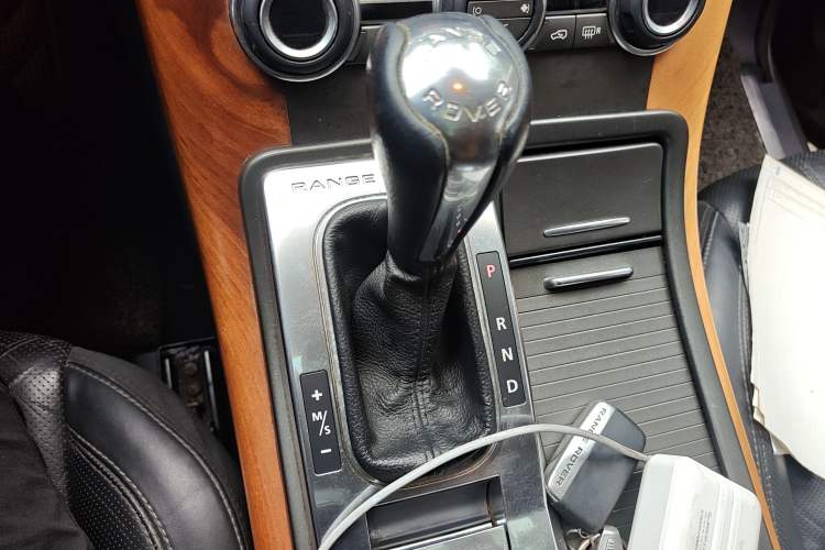 Used Land Rover Range Sport 2012 3.0 TDV6 HSE Diesel Edition Gear Lever