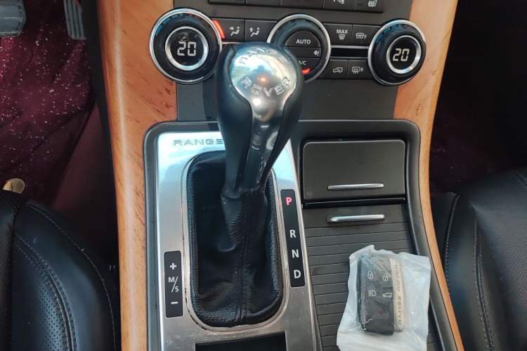 Used Land Rover Range Sport 2012 3.0 TDV6 HSE Diesel Edition Gear Lever