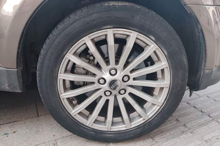 Used Land Rover Range Sport 2012 3.0 TDV6 HSE Diesel Edition Right Front Wheel Hub