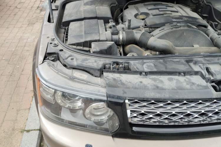 Used Land Rover Range Sport 2012 3.0 TDV6 HSE Diesel Edition Engine Bay Right