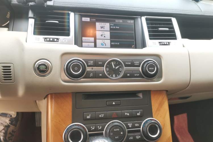 Used Land Rover Range Sport 2012 3.0 TDV6 HSE Diesel Edition Audio And AC Panel