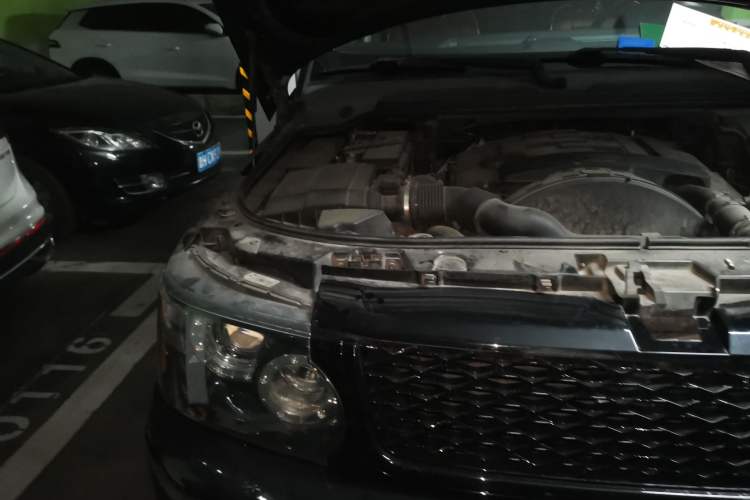 Used Land Rover Range Sport 2012 3.0 TDV6 HSE Diesel Edition Engine Bay Right