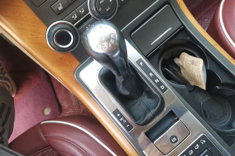 Used Land Rover Range Sport 2012 3.0 TDV6 HSE Diesel Edition Gear Lever