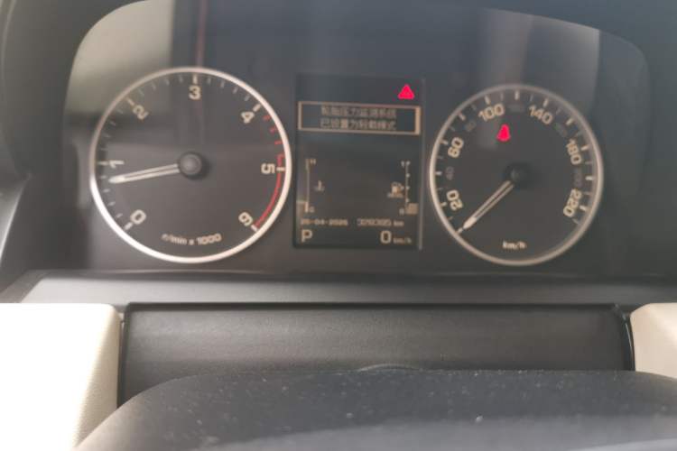 Used Land Rover Range Sport 2012 3.0 TDV6 HSE Diesel Edition Odometer Close Up