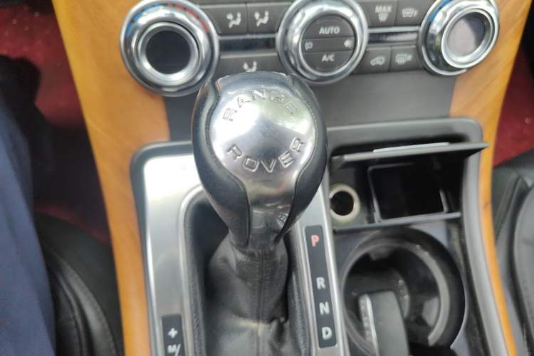 Used Land Rover Range Sport 2012 5.0 NA V8 HSE Gear Lever