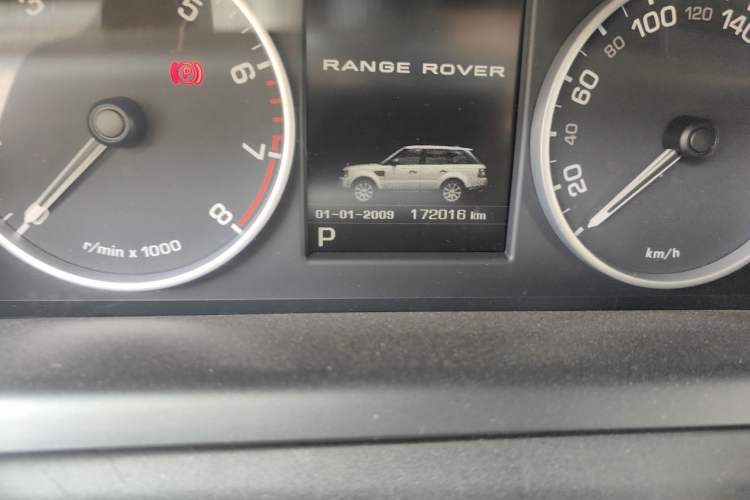 Used Land Rover Range Sport 2012 5.0 NA V8 HSE Odometer Close Up