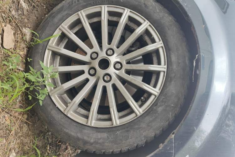 Used Land Rover Range Sport 2012 5.0 NA V8 HSE Right Front Wheel Hub