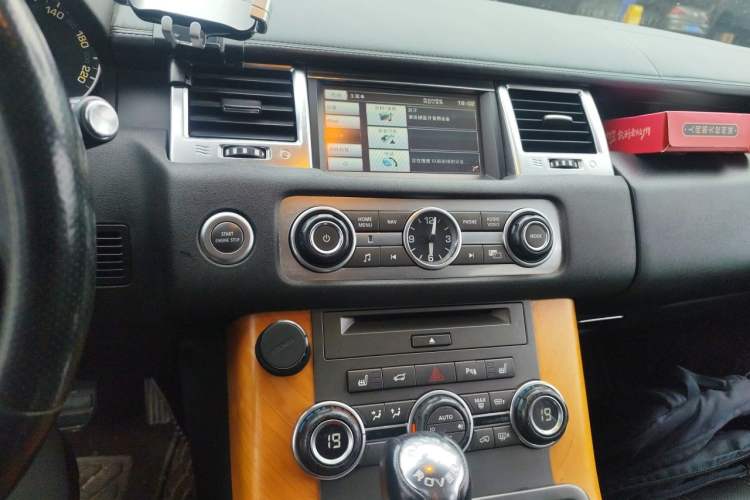Used Land Rover Range Sport 2012 5.0 SC V8 HSE Audio And AC Panel