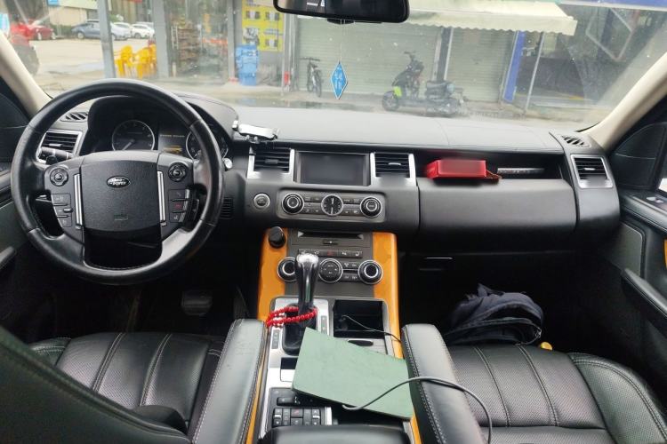 Used Land Rover Range Sport 2012 5.0 SC V8 HSE Center Console