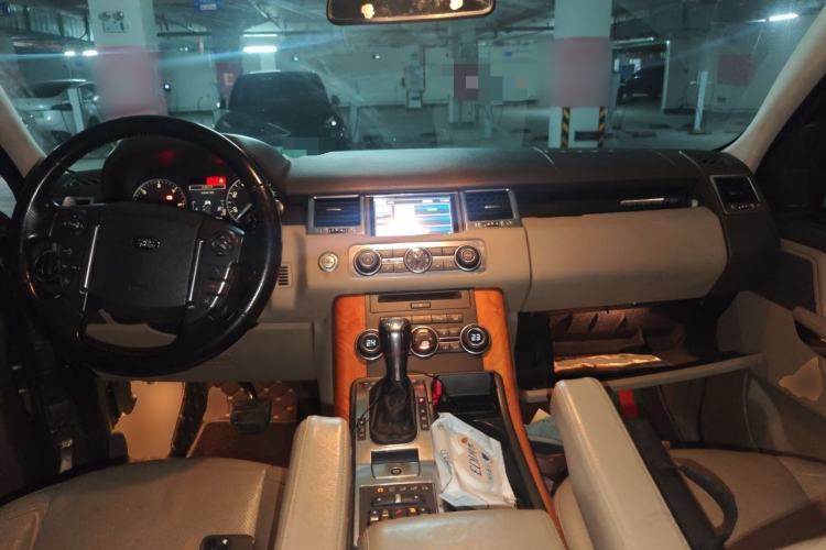 Used Land Rover Range Sport 2012 3.0 TDV6 HSE Diesel Edition Center Console
