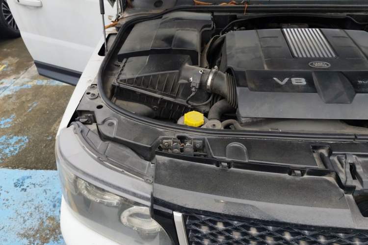 Used Land Rover Range Sport 2012 5.0 SC V8 HSE Engine Bay Right