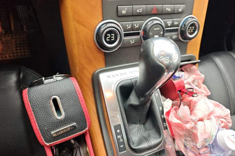 Used Land Rover Range Sport 2012 3.0 TDV6 HSE Diesel Edition Gear Lever