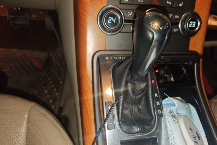 Used Land Rover Range Sport 2012 3.0 TDV6 HSE Diesel Edition Gear Lever