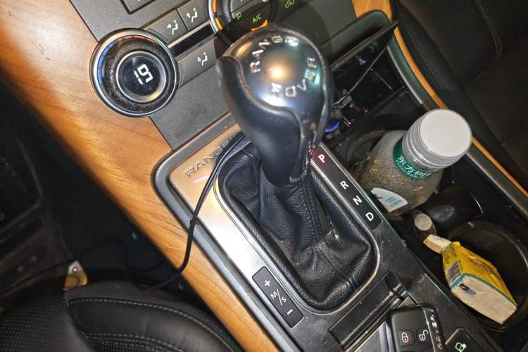 Used Land Rover Range Sport 2012 5.0 NA V8 HSE Gear Lever