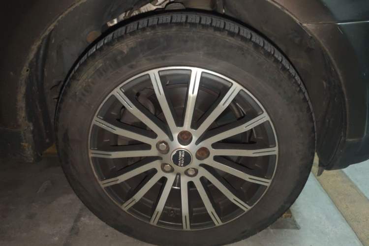 Used Land Rover Range Sport 2012 3.0 TDV6 HSE Diesel Edition Right Front Wheel Hub