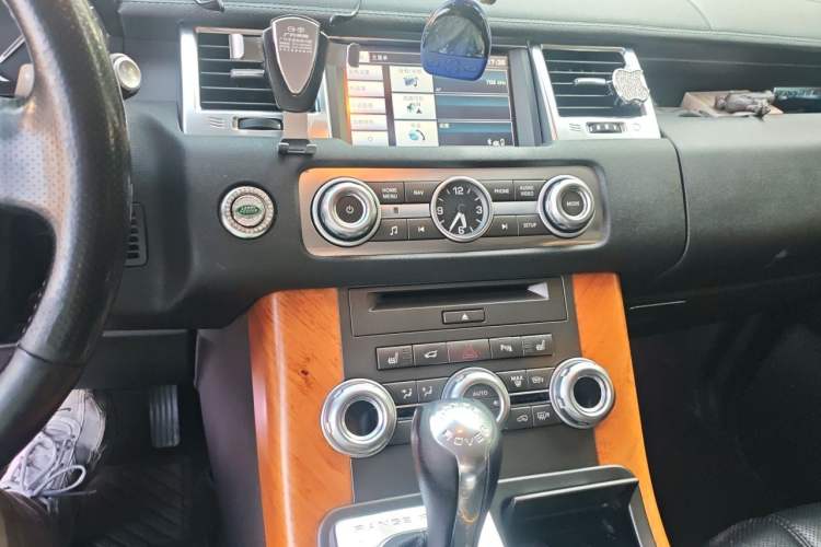 Used Land Rover Range Sport 2012 3.0 TDV6 HSE Diesel Edition Audio And AC Panel