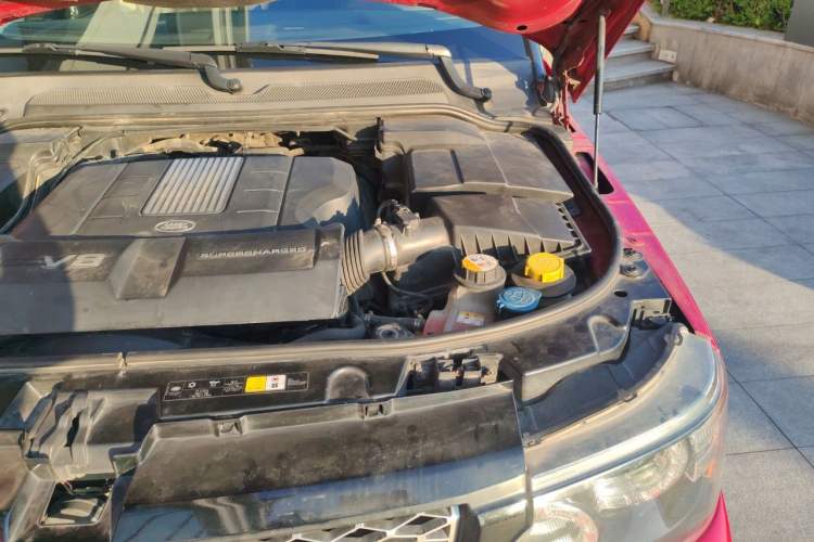 Used Land Rover Range Sport 2012 5.0 SC V8 HSE Engine Bay Left