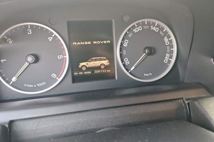 Used Land Rover Range Sport 2012 3.0 TDV6 HSE Diesel Edition Odometer Close Up