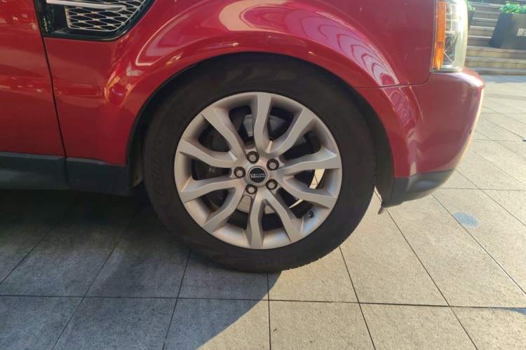 Used Land Rover Range Sport 2012 5.0 SC V8 HSE Right Front Wheel Hub